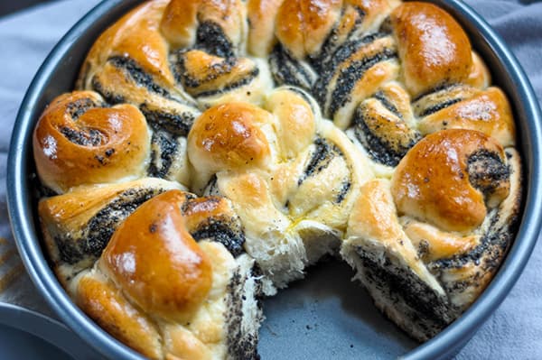 Black Sesame Swirl Buns