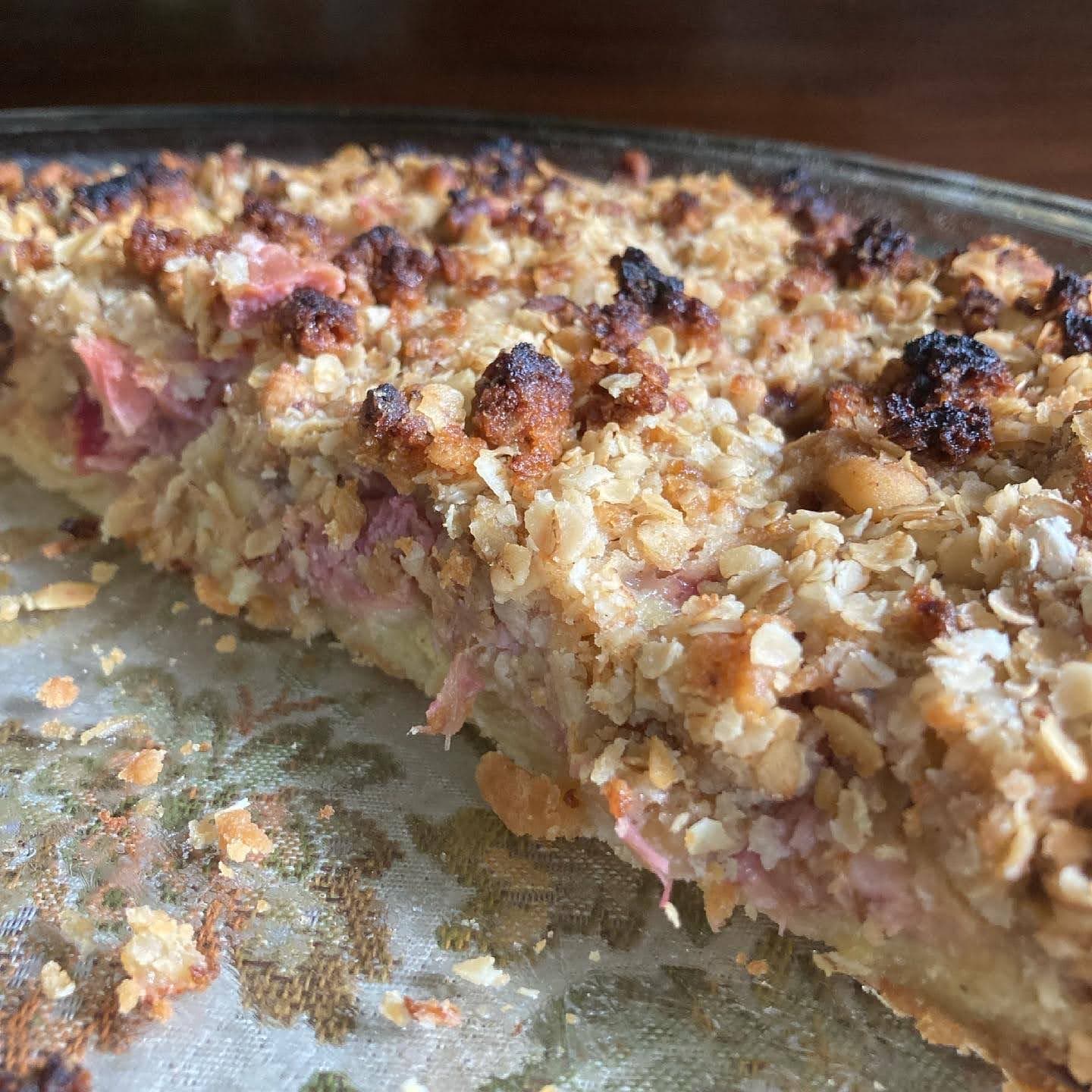 Grammy Vint's Rhubarb Cream Crisp